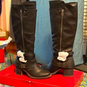 Look at these beautiful Carlos Santana boots!Gorgeous and never been worn.